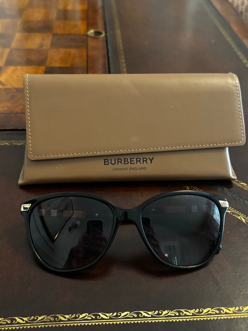 Burberry Black BE4216 Sunglasses - Picture 4 of 6